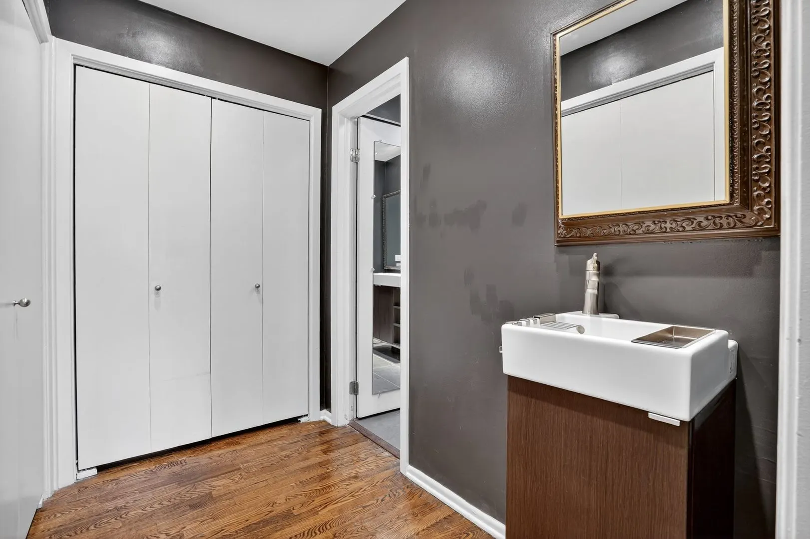 1403 SHERIDAN Road IL