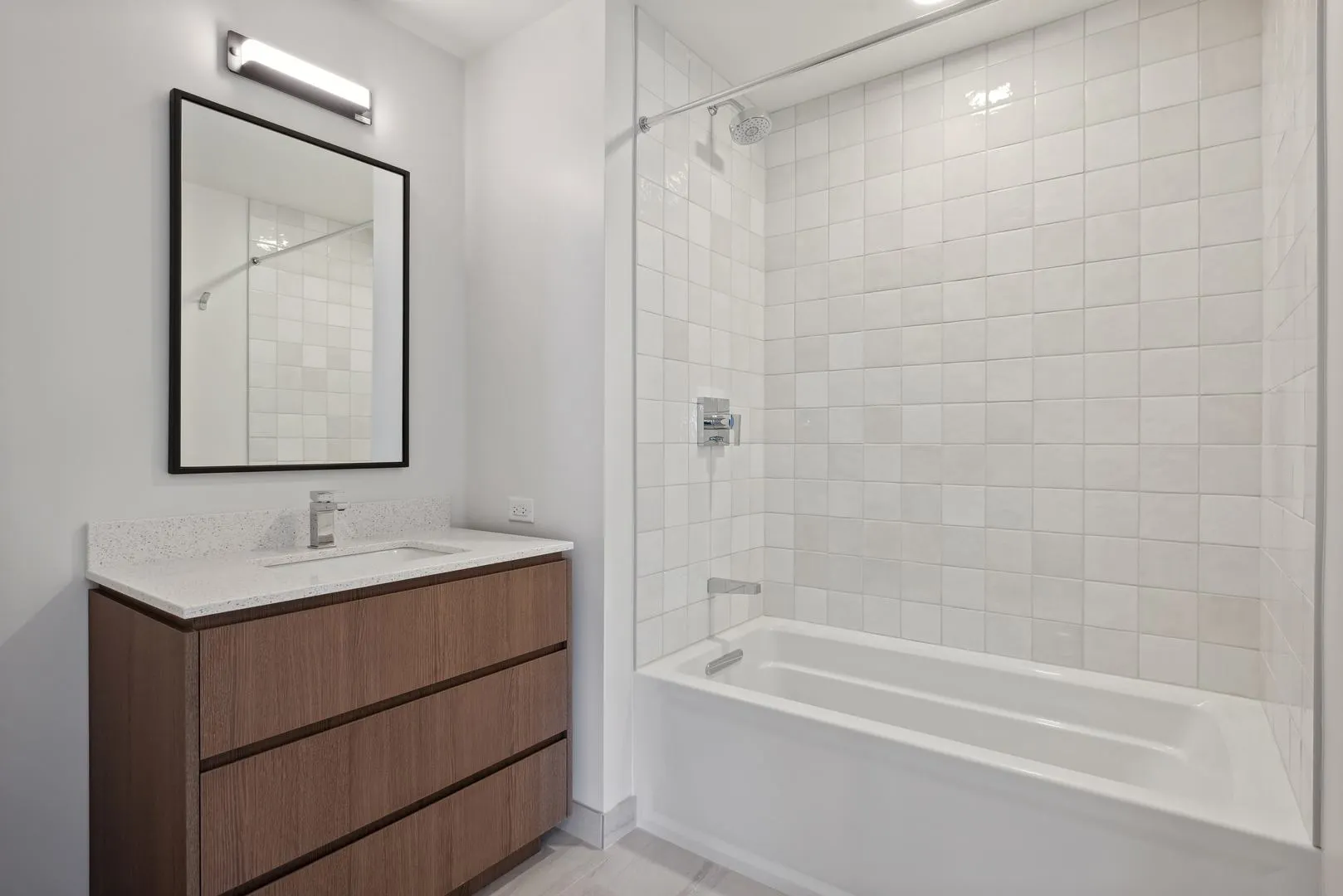 164 N Peoria Street 4004 IL