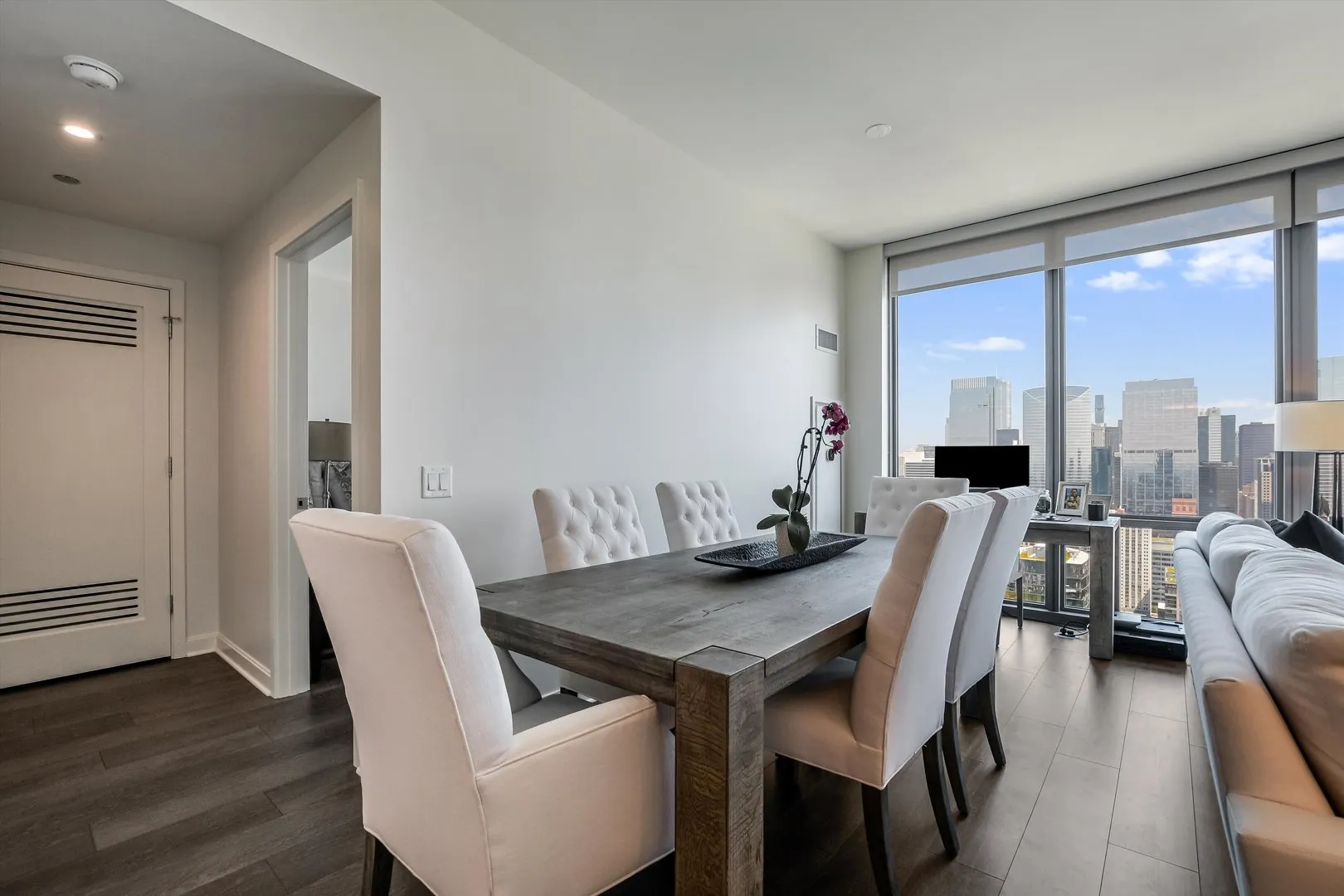 164 N Peoria Street 4004 IL