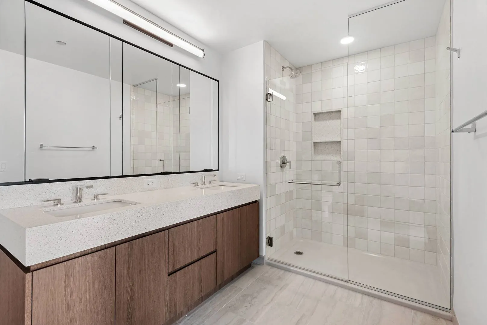 164 N Peoria Street 4004 IL