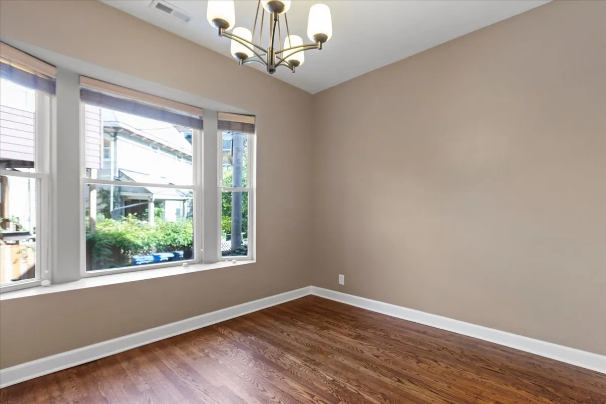 1278 W Victoria Street 1E IL