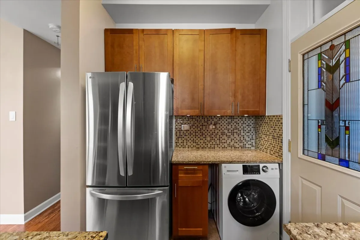 1278 W Victoria Street 1E IL