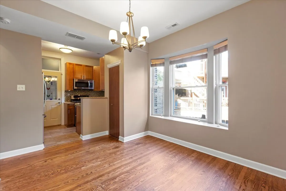 1278 W Victoria Street 1E IL