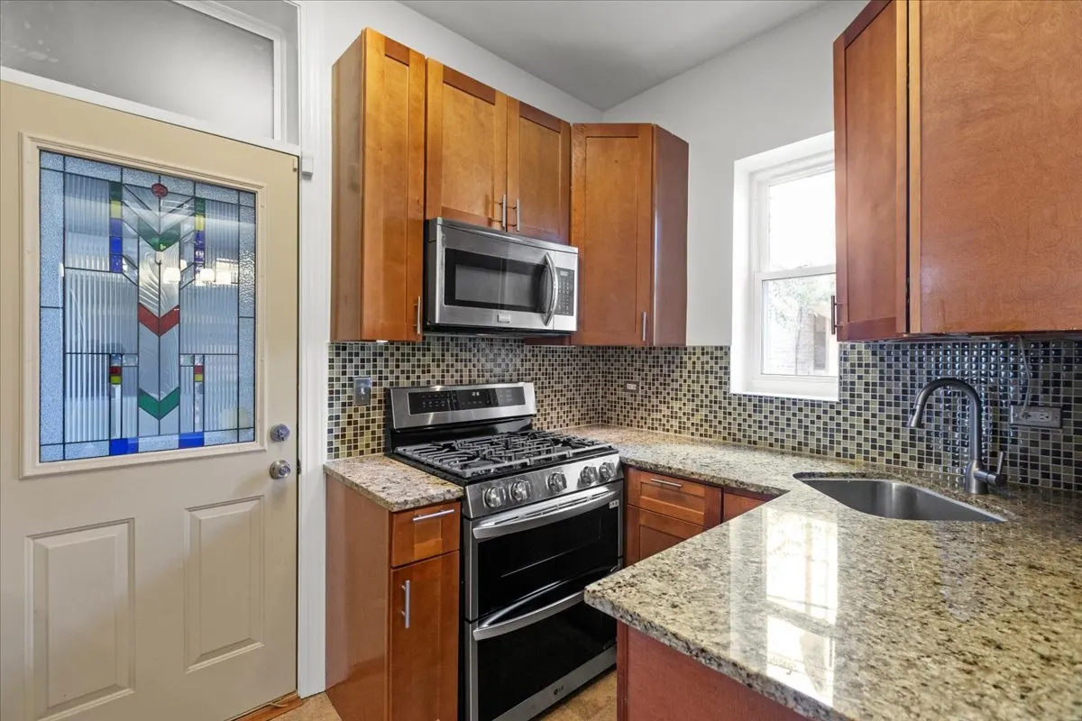 1278 W Victoria Street 1E IL