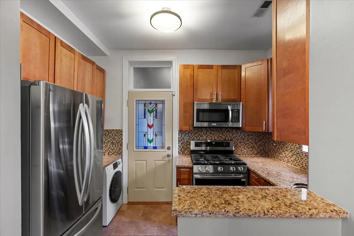 1278 W Victoria Street 1E IL