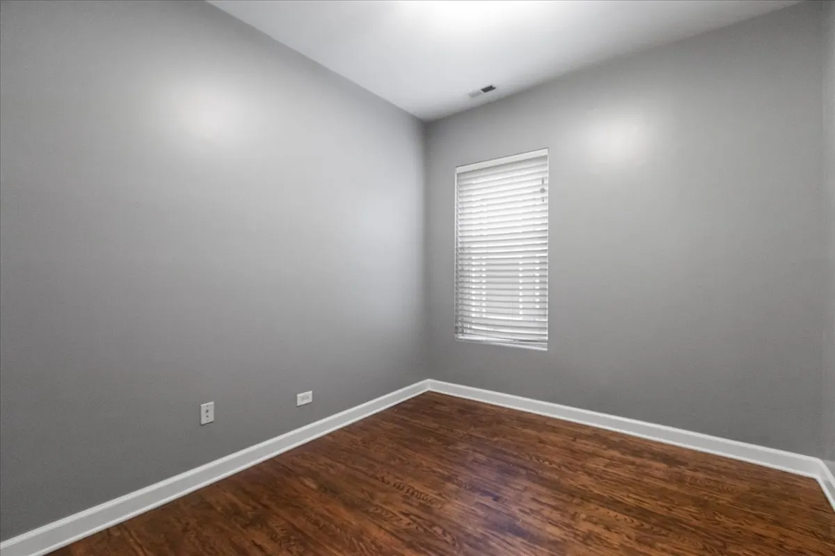 1278 W Victoria Street 1E IL