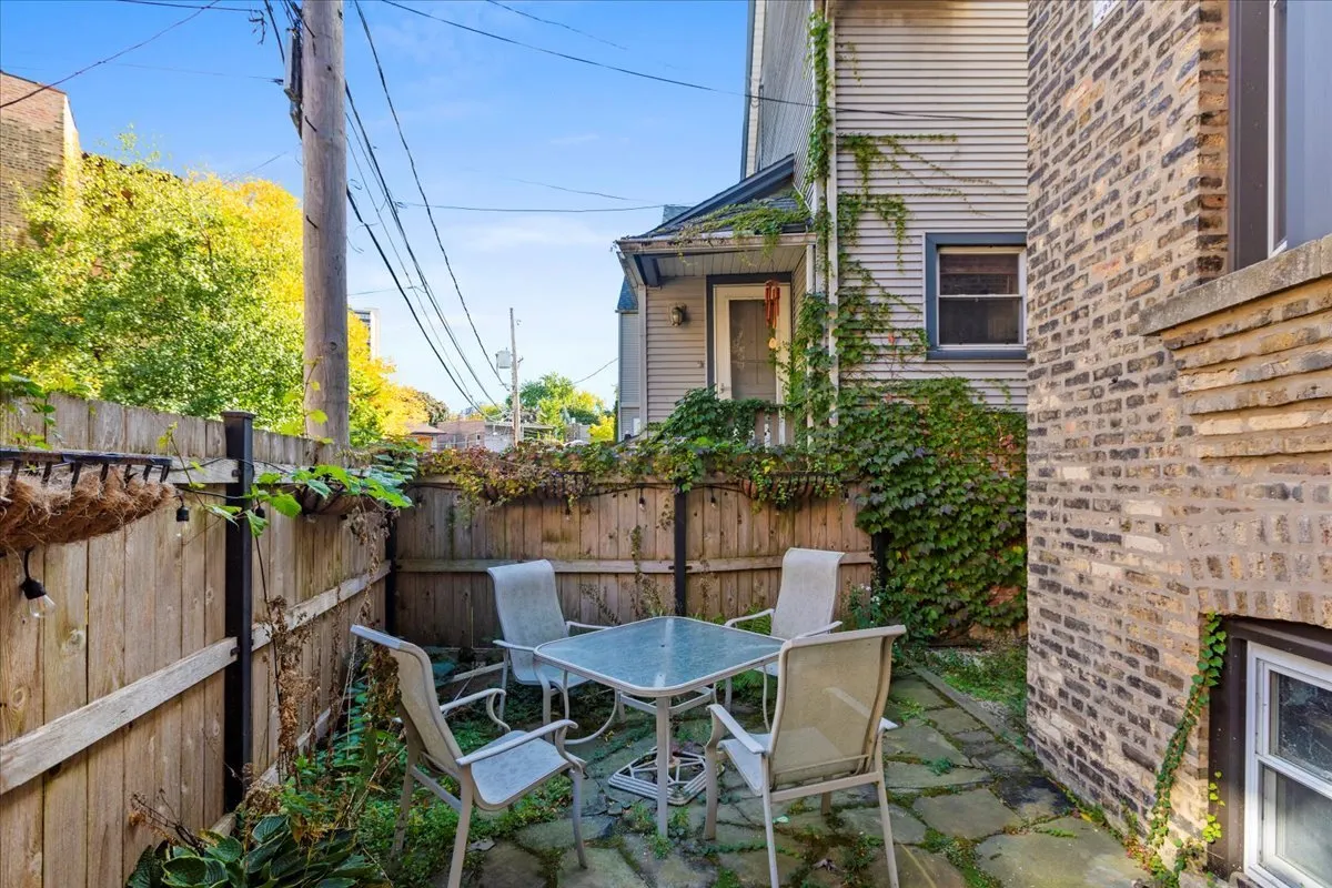 1278 W Victoria Street 1E IL