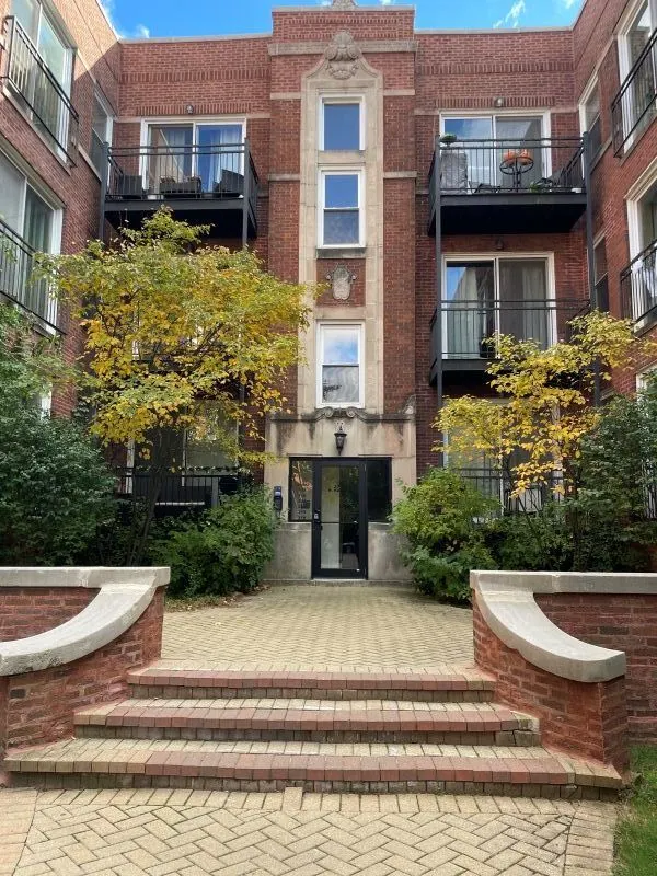 3707 N Kenneth Avenue 216 IL