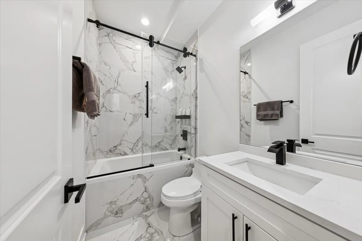 3576 W Wabansia Avenue 1 IL