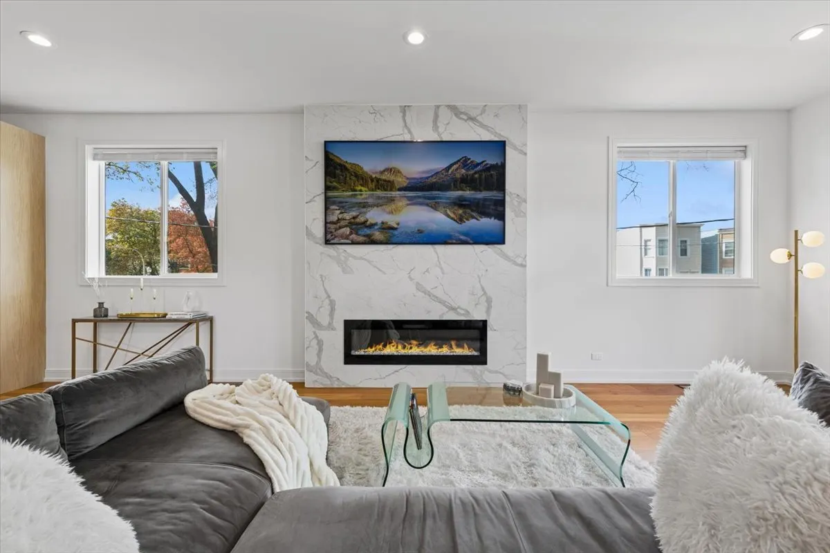 3576 W Wabansia Avenue 1 IL