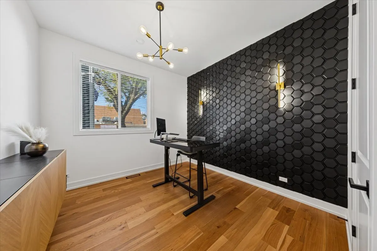 3576 W Wabansia Avenue 1 IL