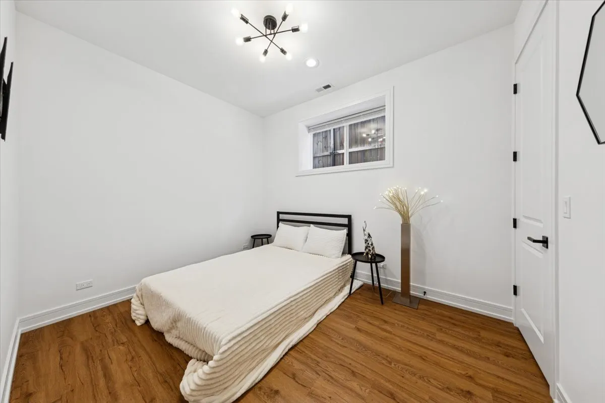 3576 W Wabansia Avenue 1 IL