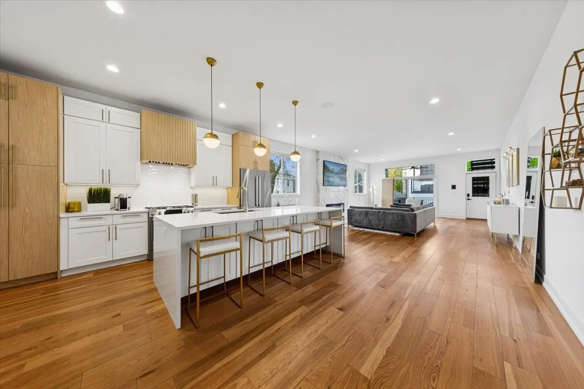 3576 W Wabansia Avenue 1 IL