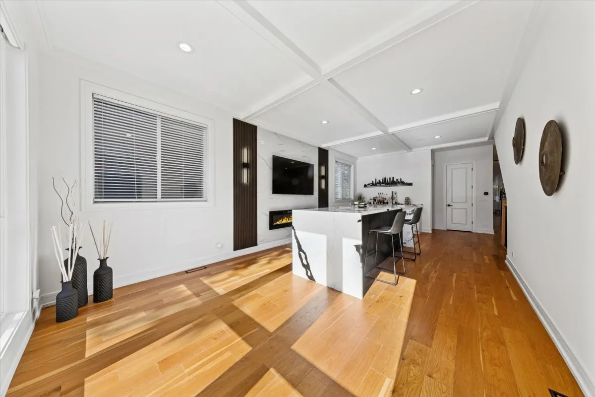 3576 W Wabansia Avenue 1 IL