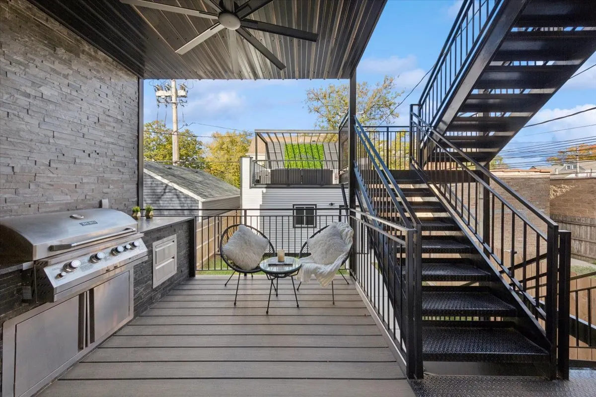 3576 W Wabansia Avenue 1 IL