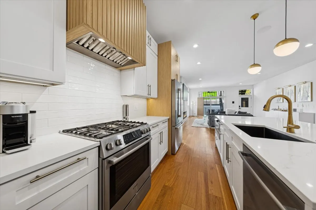 3576 W Wabansia Avenue 1 IL