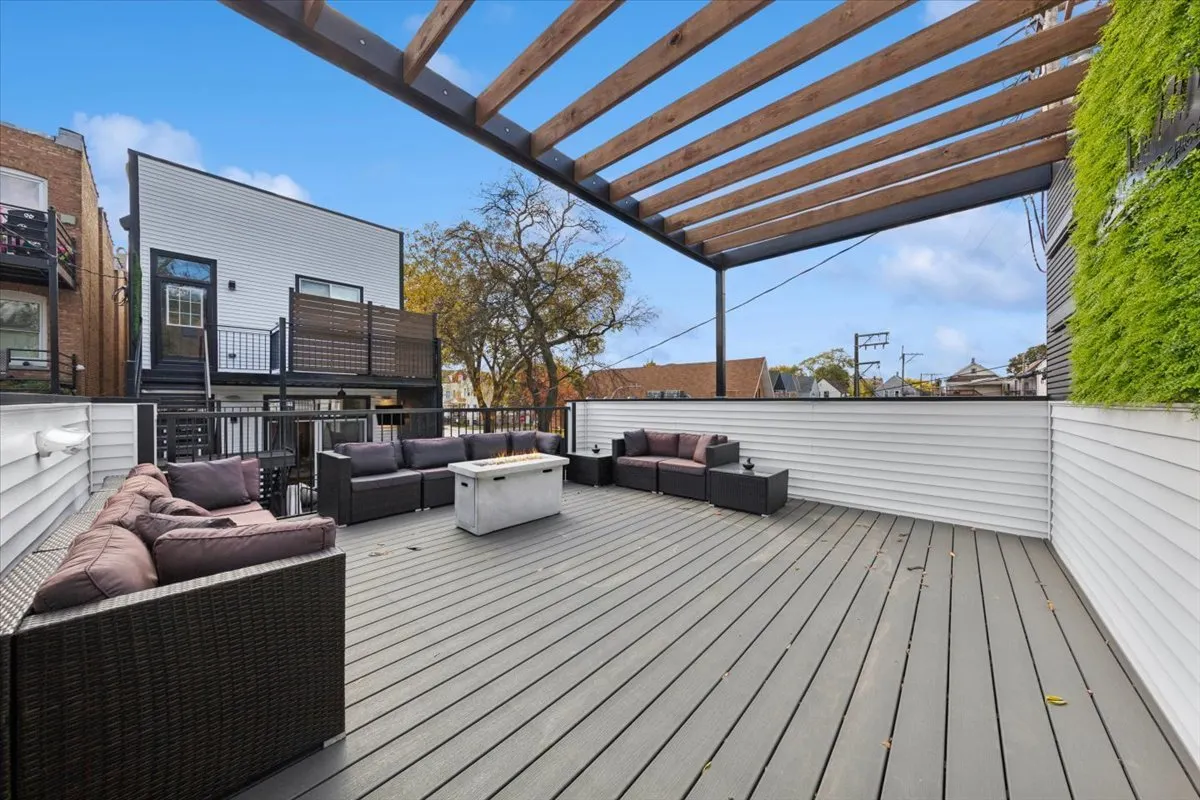 3576 W Wabansia Avenue 1 IL