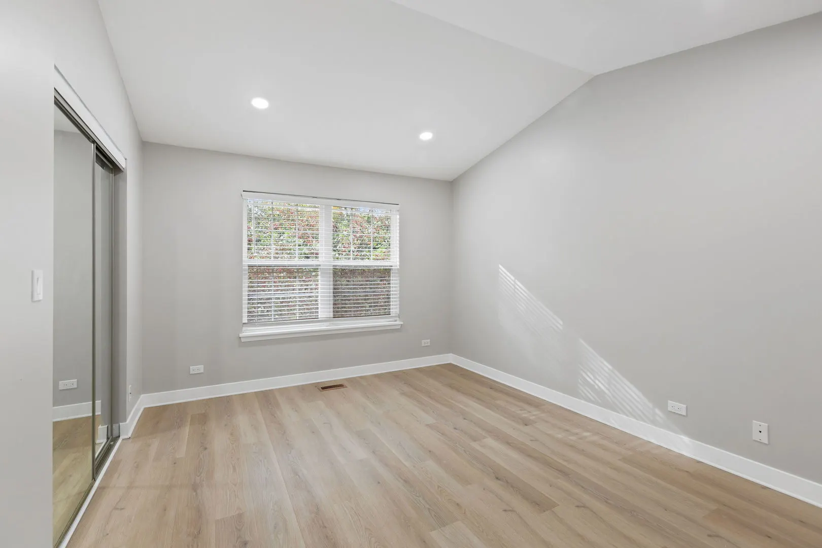 1203 Brookdale Drive IL