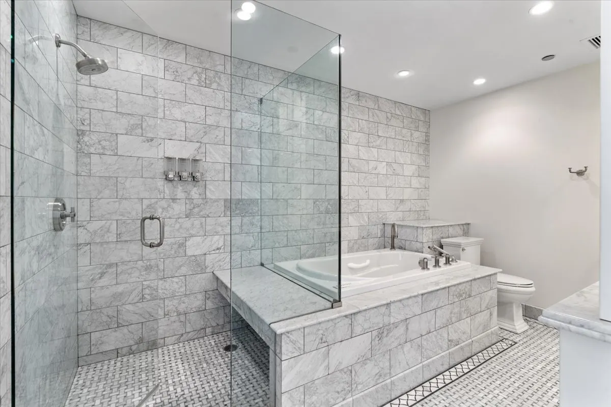 800 N Michigan Avenue 3603 IL