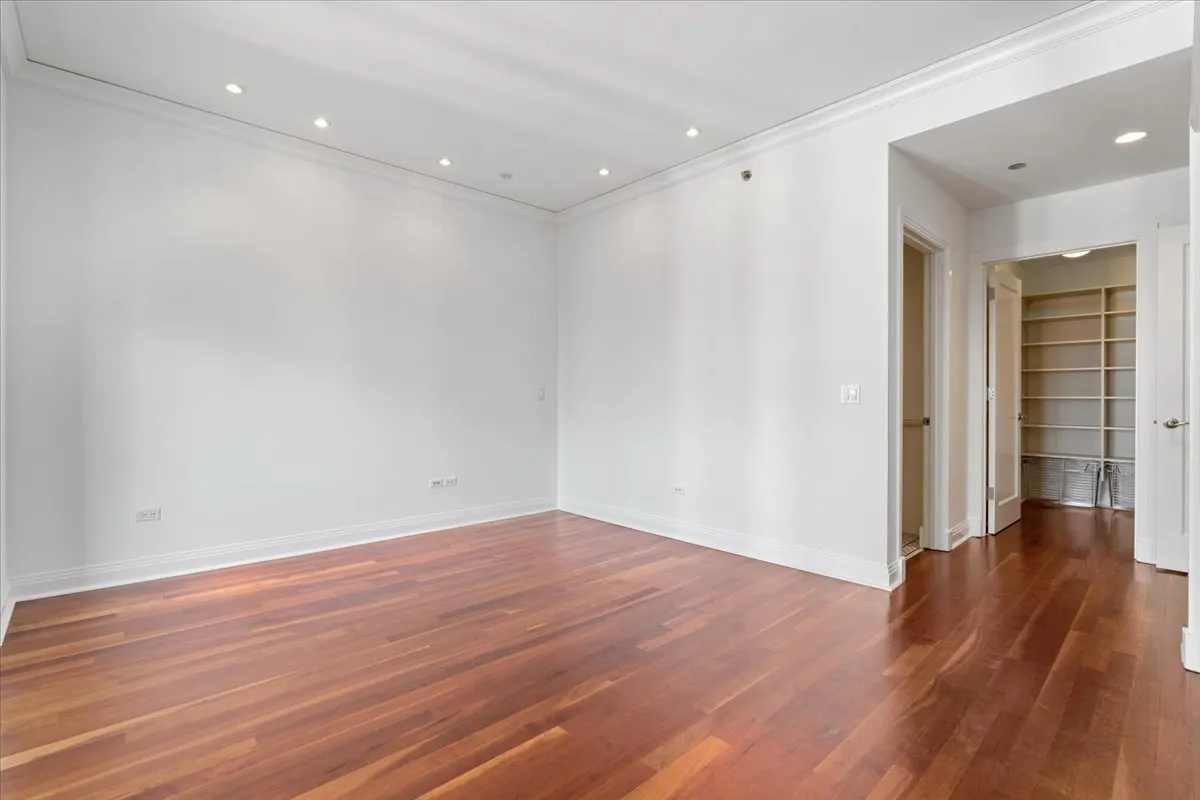 800 N Michigan Avenue 3603 IL