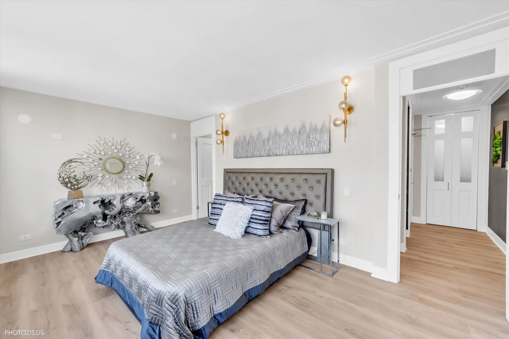 336 W Wellington Avenue 1002 IL