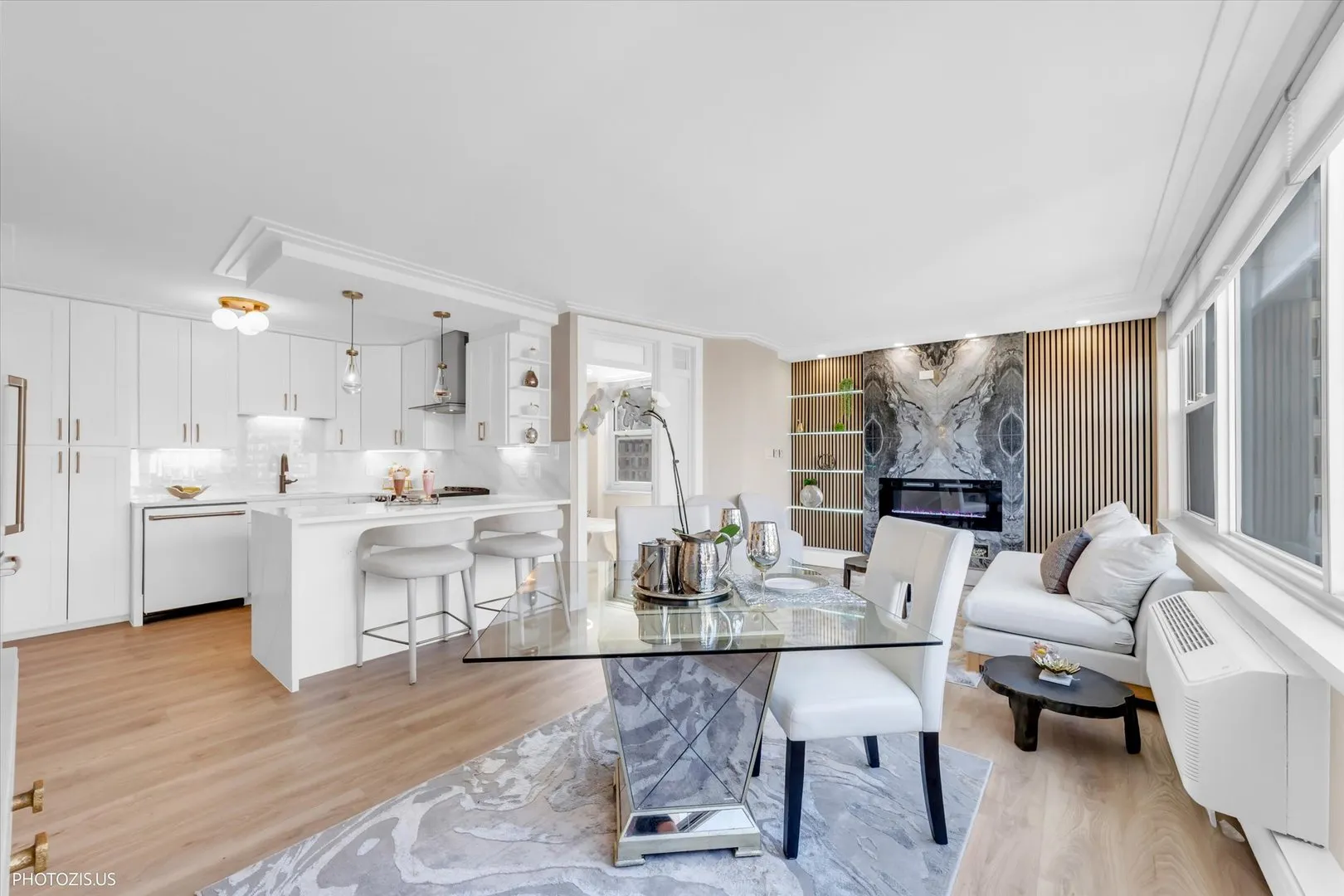 336 W Wellington Avenue 1002 IL