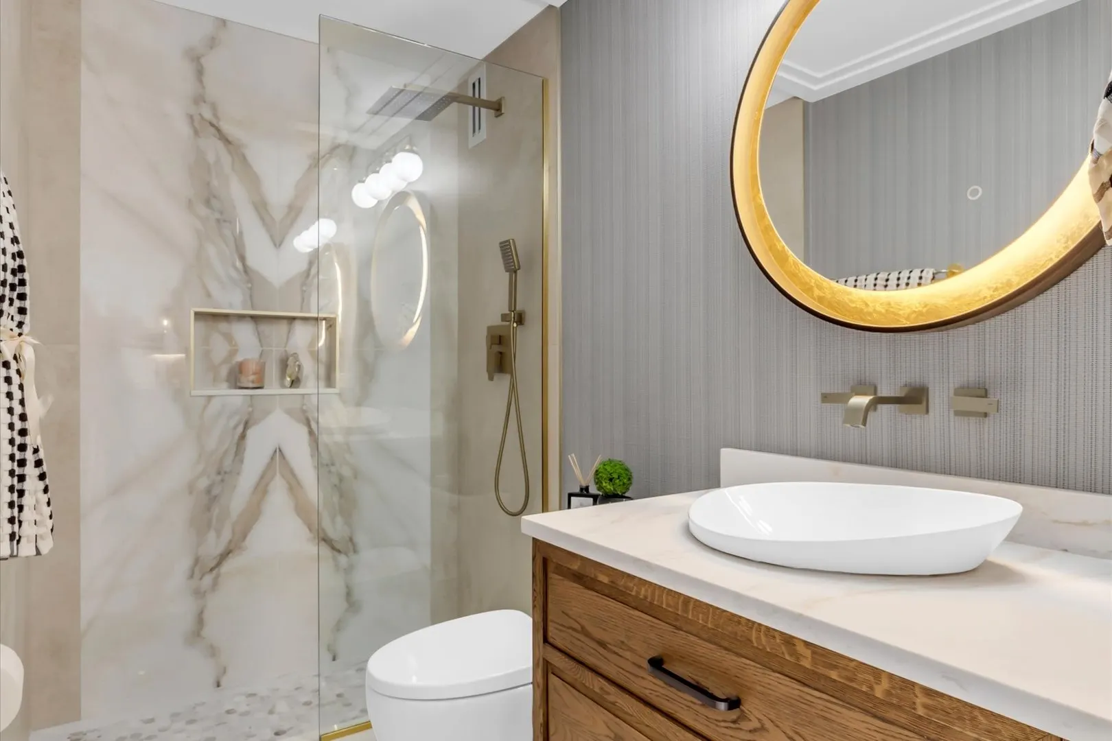 336 W Wellington Avenue 1002 IL