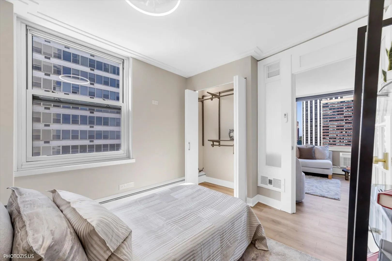 336 W Wellington Avenue 1002 IL