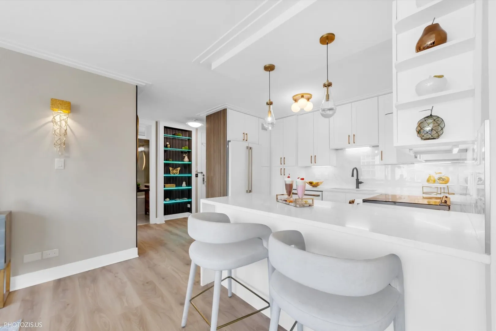 336 W Wellington Avenue 1002 IL