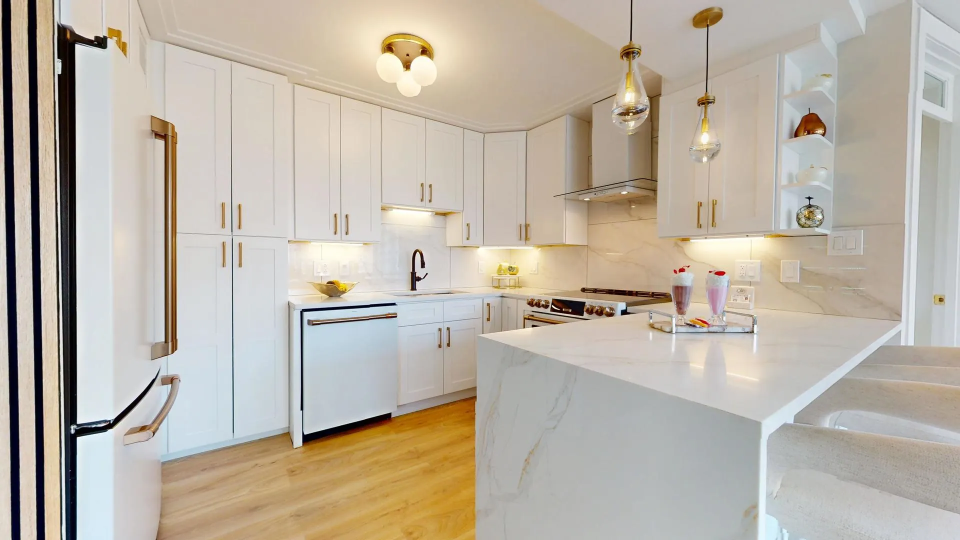 336 W Wellington Avenue 1002 IL