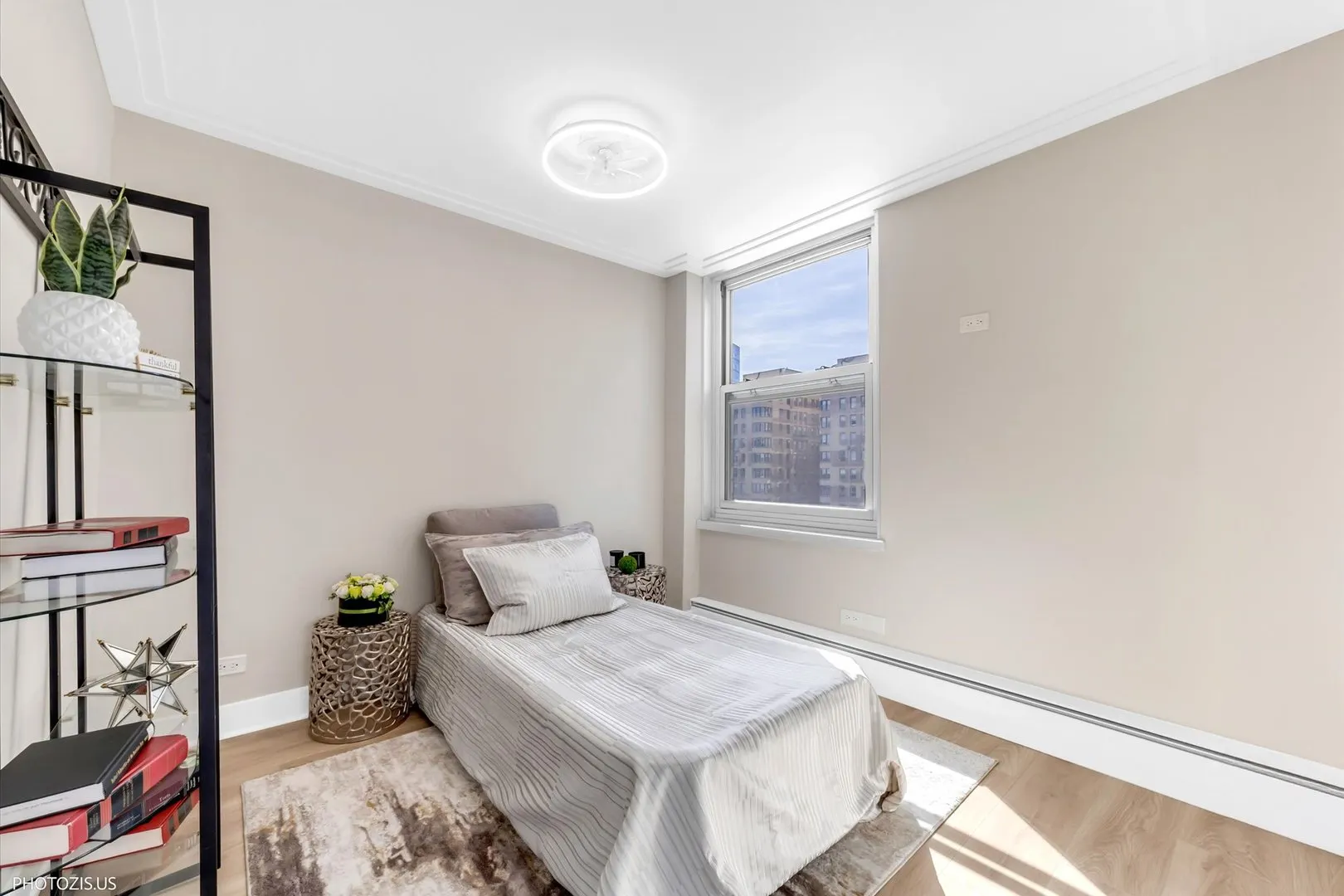 336 W Wellington Avenue 1002 IL