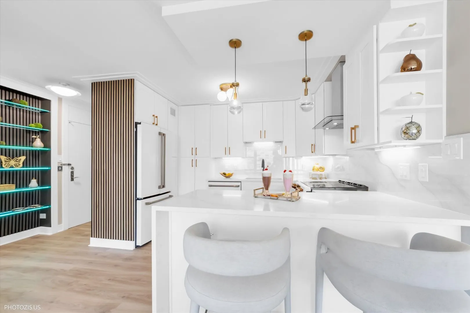 336 W Wellington Avenue 1002 IL