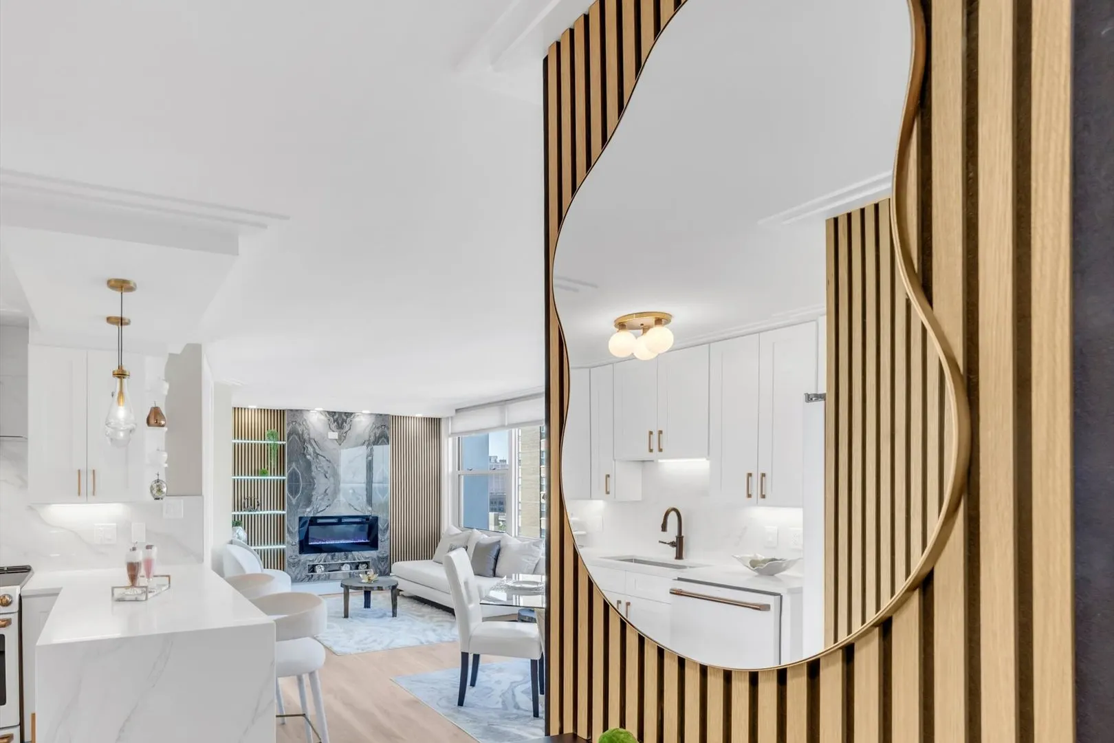 336 W Wellington Avenue 1002 IL