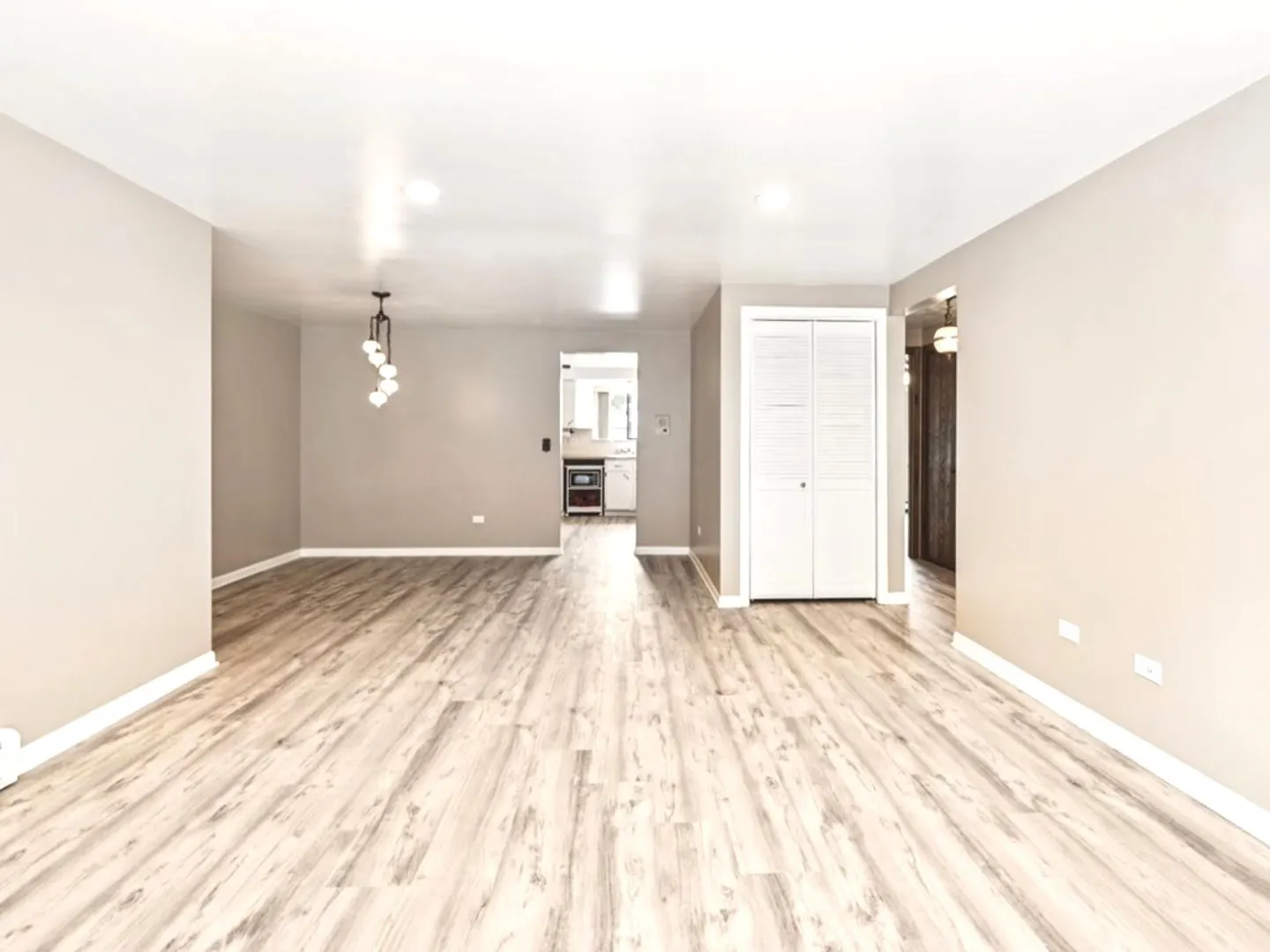 7202 W Wrightwood Avenue 2S IL