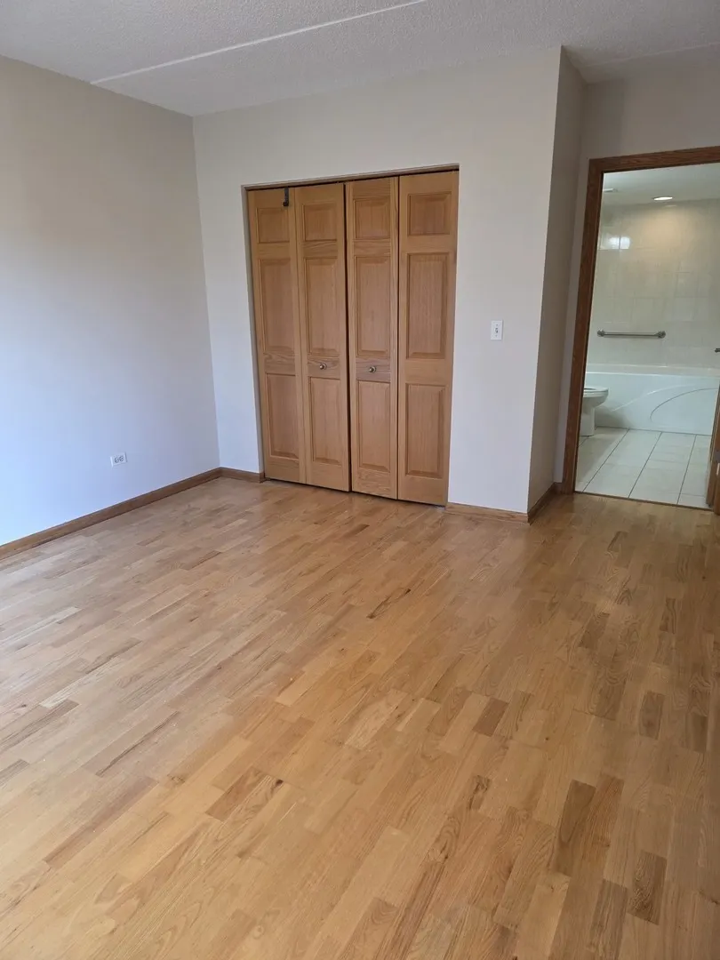 6559 W George Street 202 IL