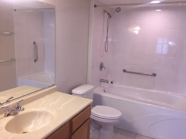 6559 W George Street 202 IL