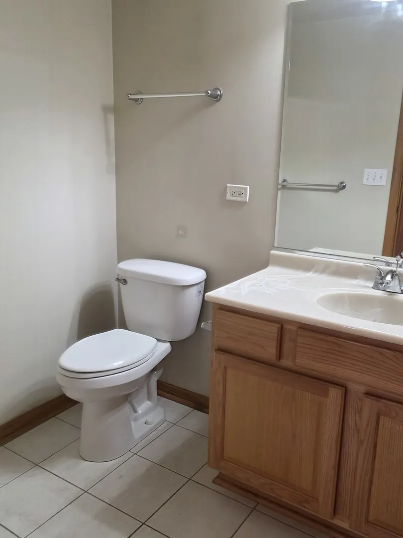 6559 W George Street 202 IL