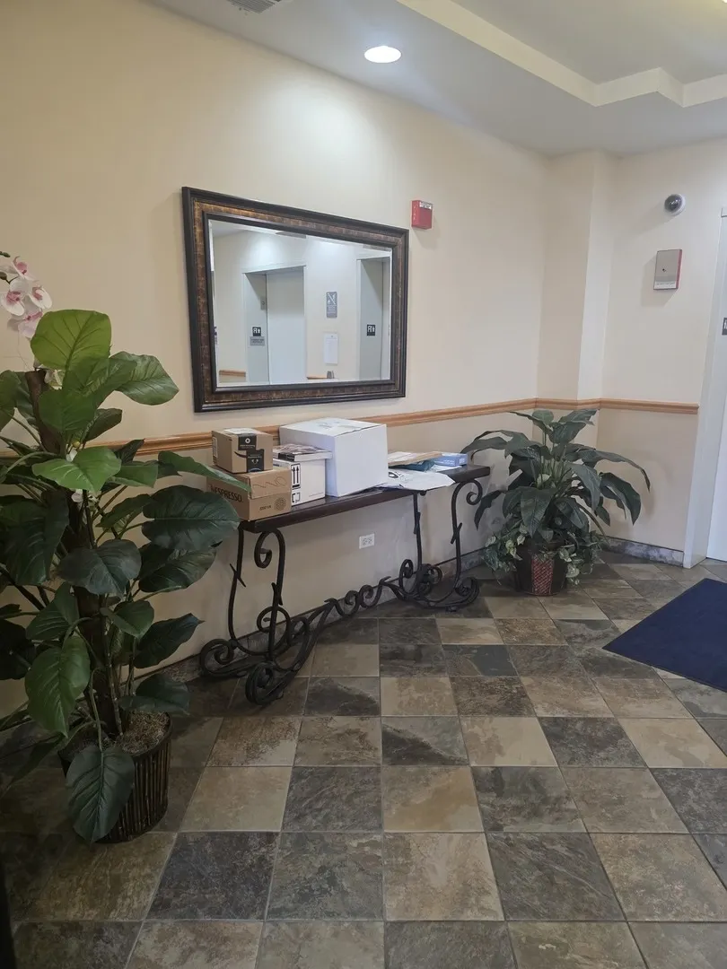 6559 W George Street 202 IL