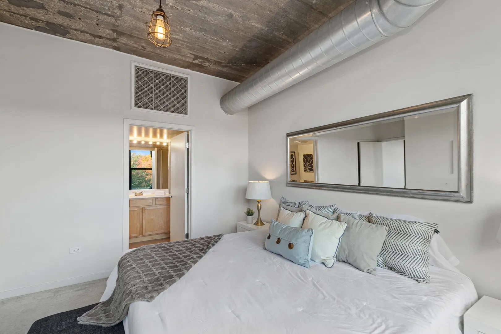 1151 W 14th Place 238 IL