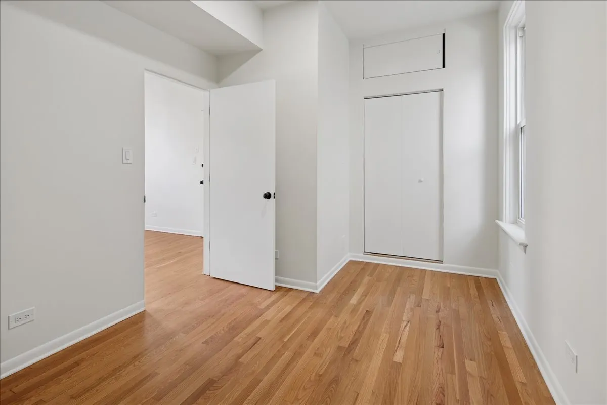 2528 N California Avenue IL