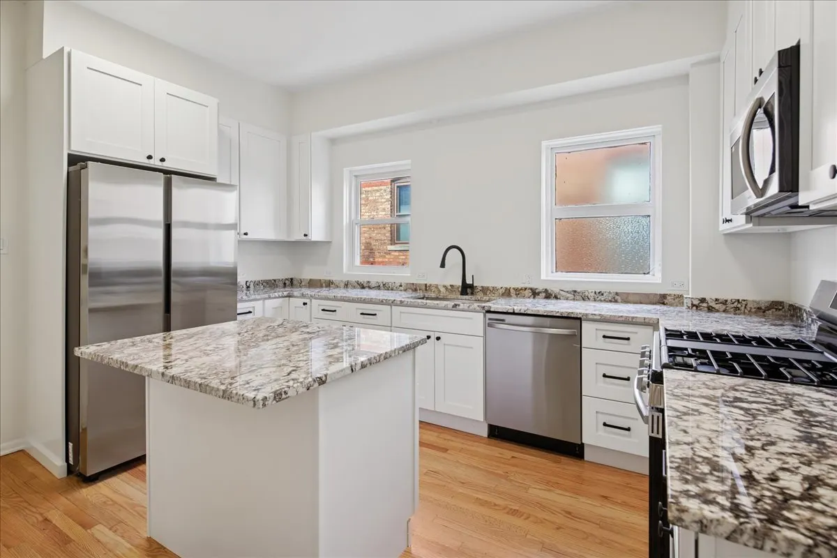 2528 N California Avenue IL