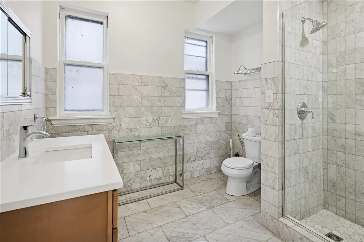 2528 N California Avenue IL