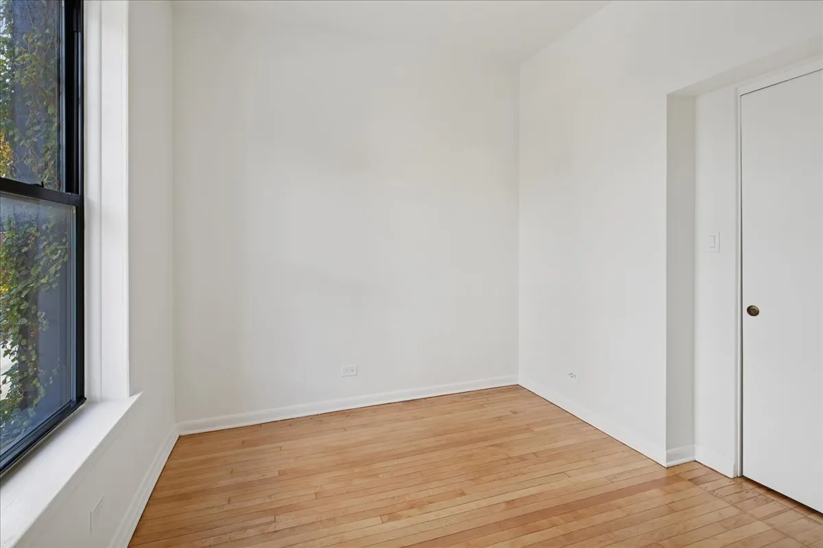 2528 N California Avenue IL