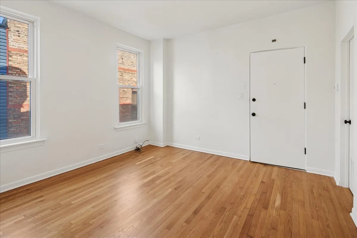 2528 N California Avenue IL