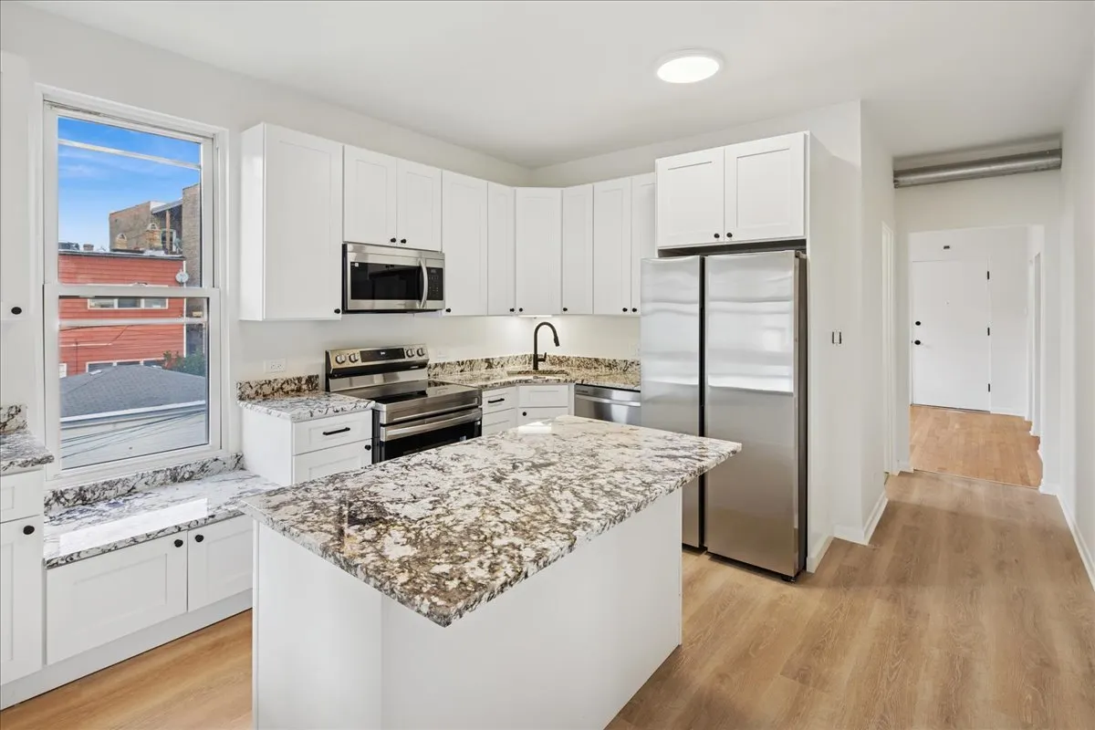 2528 N California Avenue IL