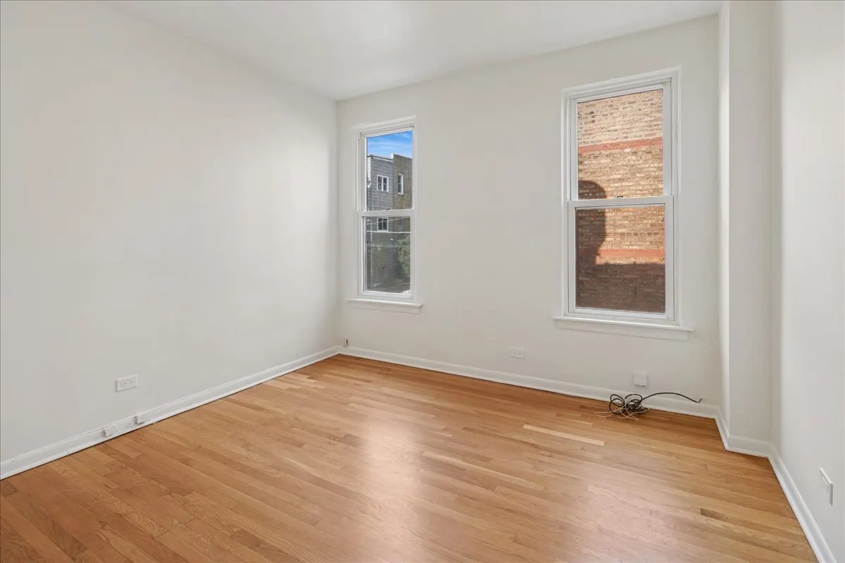 2528 N California Avenue IL