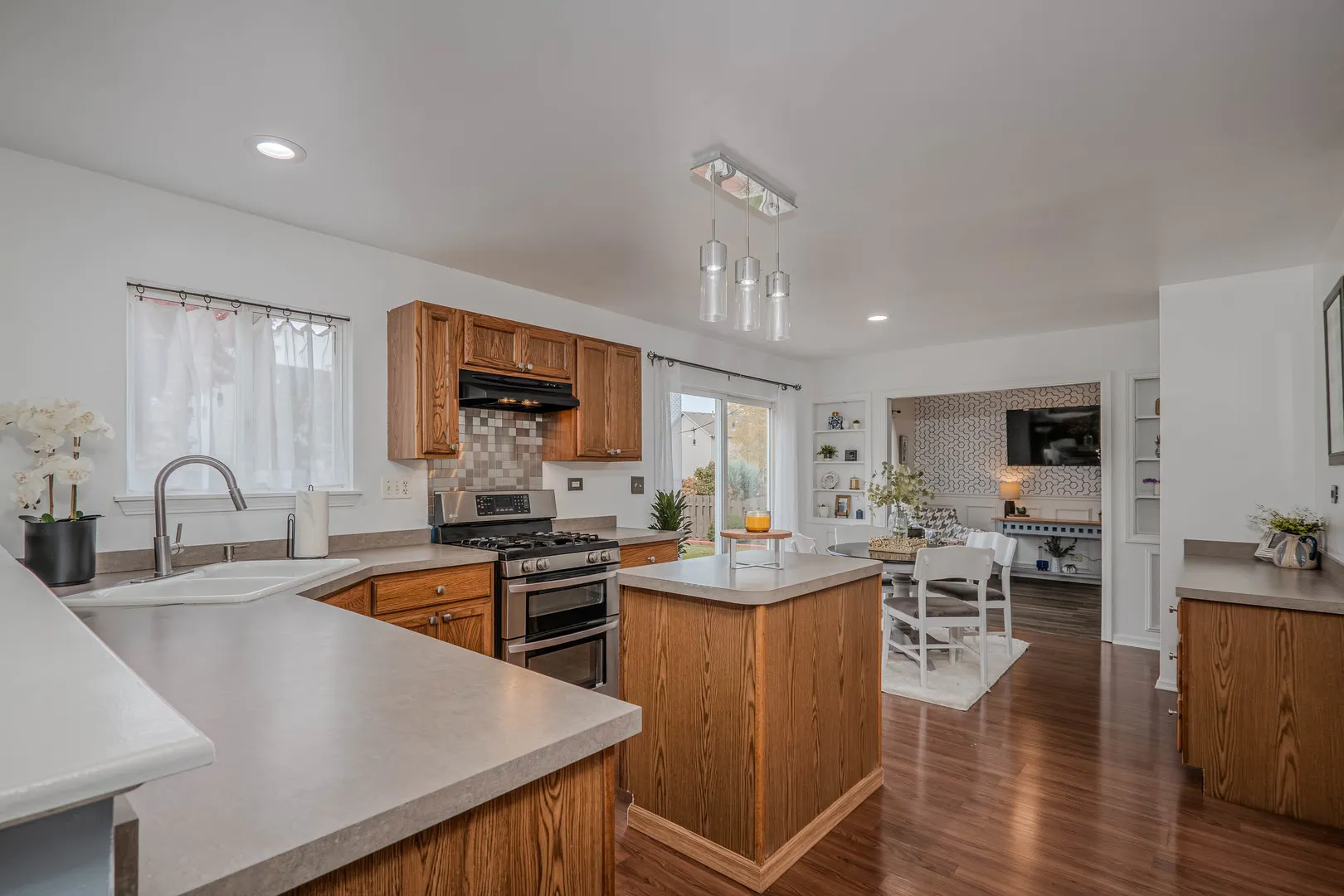 215 Alexis Street IL