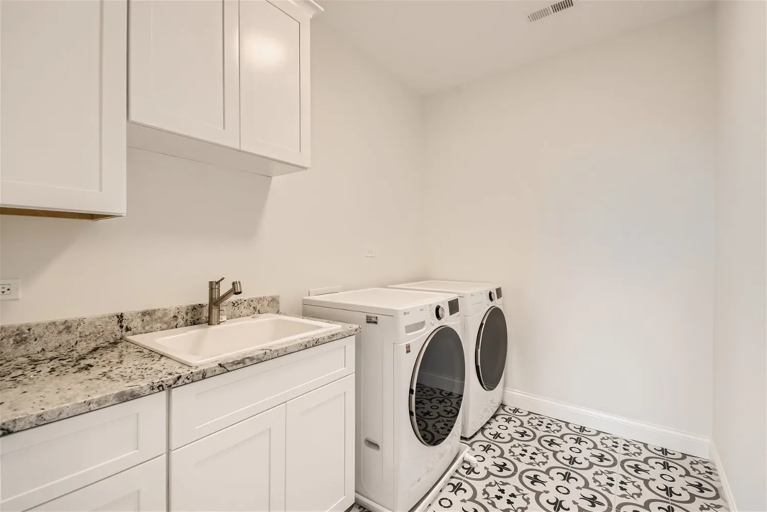 8 Alexandra Drive IL