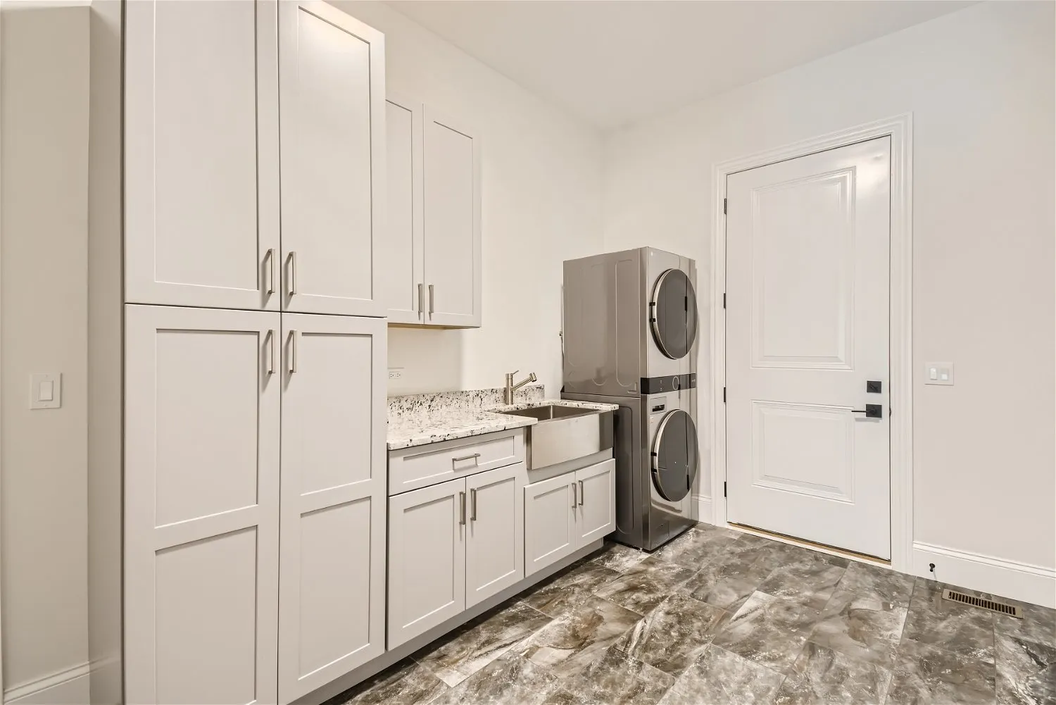 8 Alexandra Drive IL