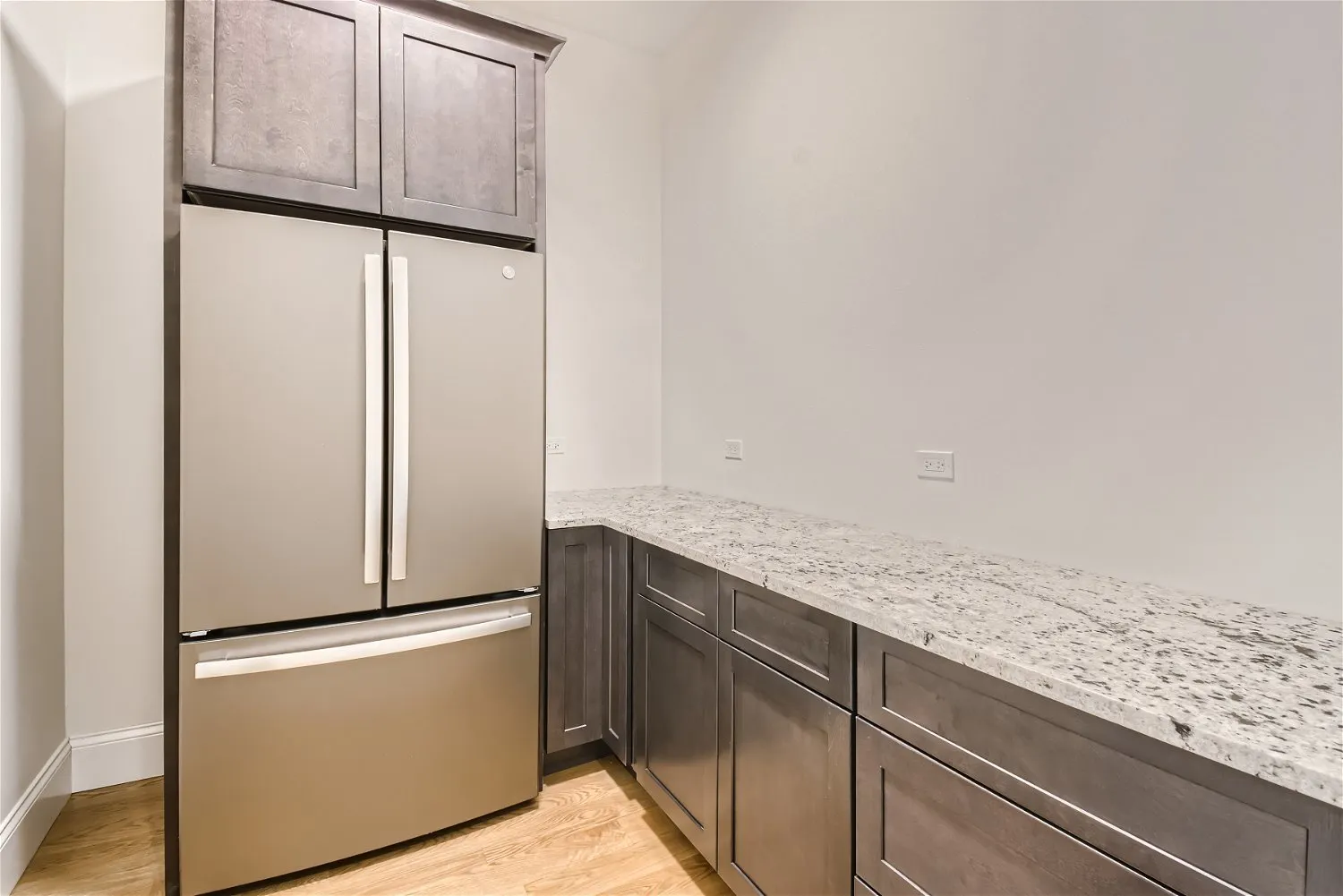 8 Alexandra Drive IL